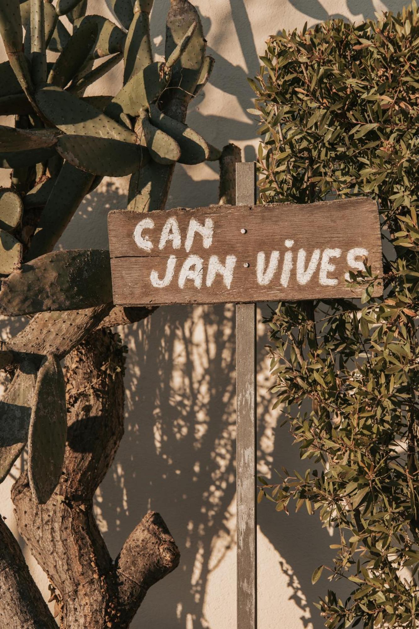Can Jan Vives Vidreres Exterior photo
